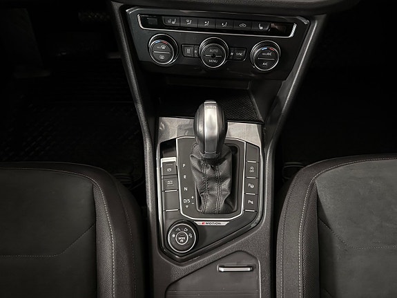 Volkswagen Tiguan 15 of 29