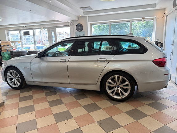 BMW 530d 4 of 5