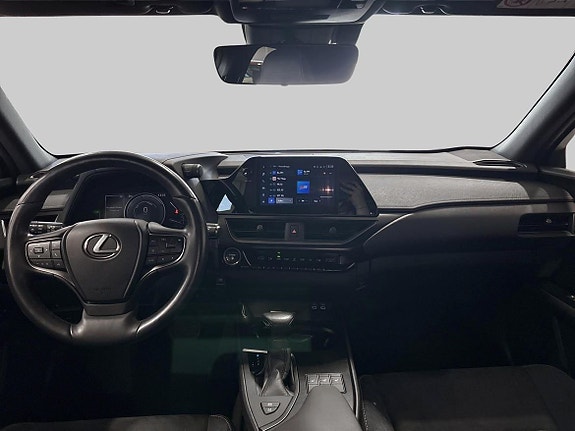 Lexus UX250h 10 of 17