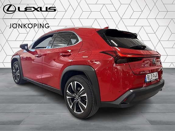 Lexus UX250h 4 of 17