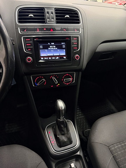 Volkswagen Polo 9 of 13
