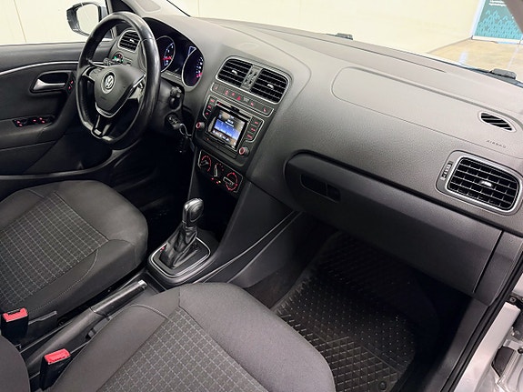 Volkswagen Polo 10 of 13
