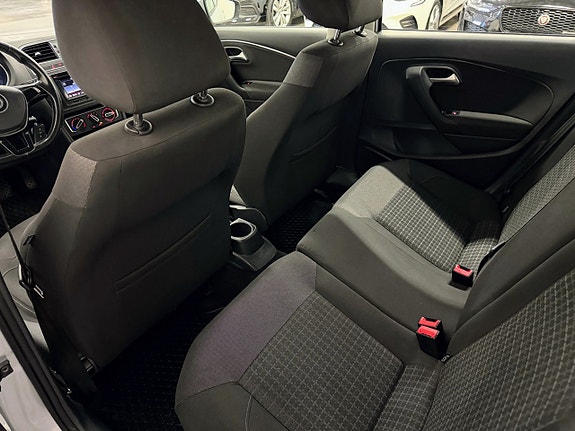 Volkswagen Polo 11 of 13