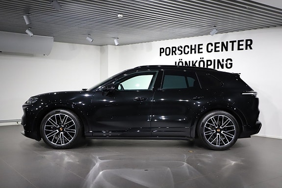 Porsche Cayenne 2 of 5