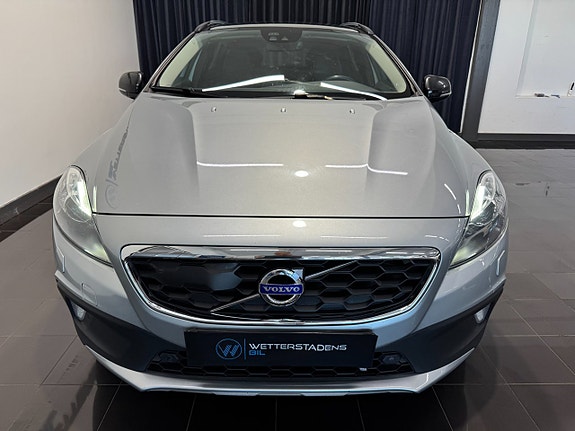 Volvo V40 Cross Country 3 of 5