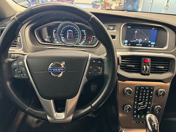 Volvo V40 Cross Country 14 of 23