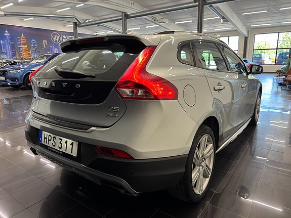 Volvo V40 Cross Country 6 of 23