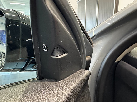 Volvo V40 Cross Country 16 of 23