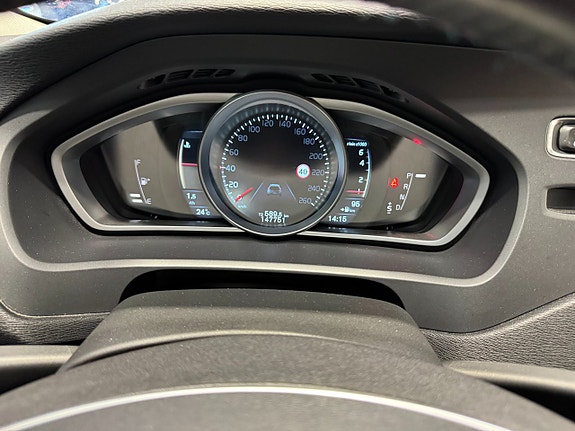 Volvo V40 Cross Country 15 of 23