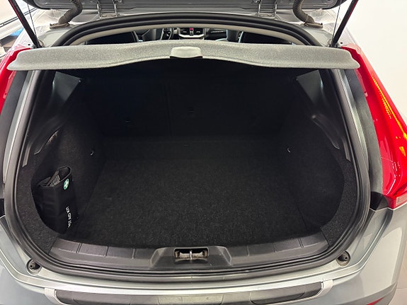 Volvo V40 Cross Country 23 of 23