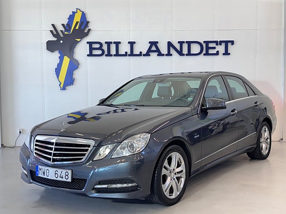 Mercedes-Benz E220 2 of 5