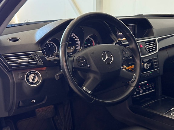 Mercedes-Benz E220 19 of 26