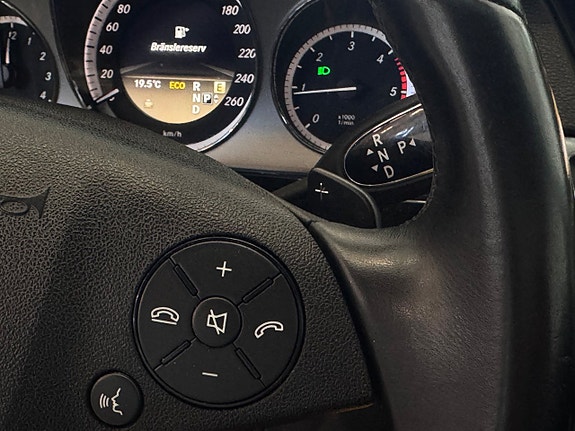 Mercedes-Benz E220 23 of 26