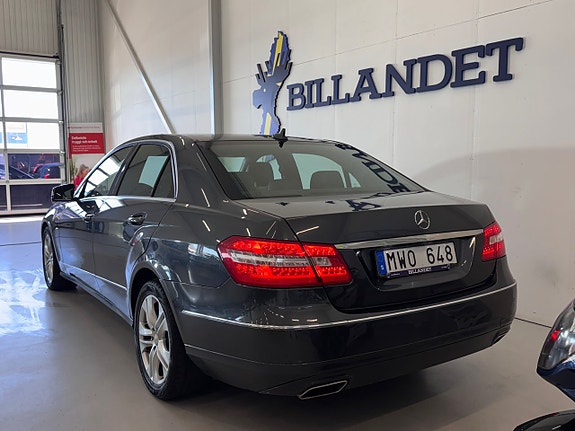 Mercedes-Benz E220 5 of 5