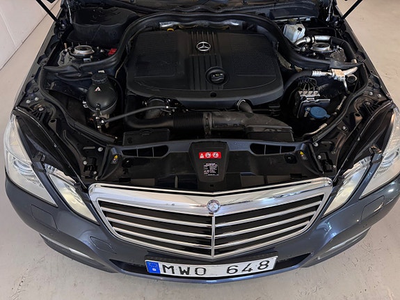 Mercedes-Benz E220 26 of 26