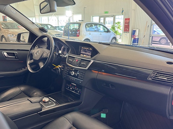 Mercedes-Benz E220 10 of 26