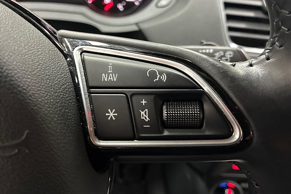 Audi Q3 17 of 26