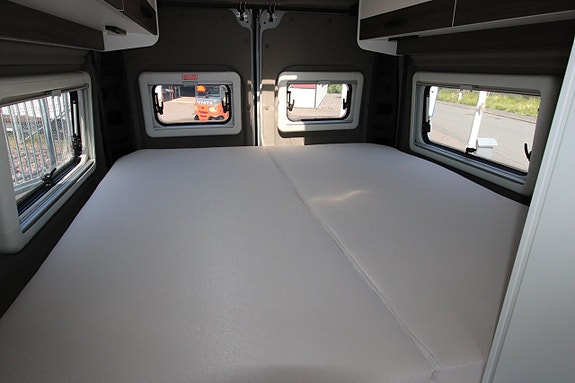 Knaus Vantorer 600 L 2026 Liftsäng Automat Hissbara långbäddar våningsäng under 6 meter 15 of 18