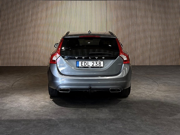 Volvo V60 4 of 5