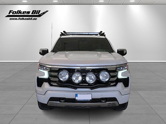 Chevrolet Silverado 1500 2 of 5