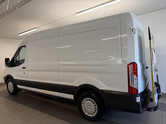 Ford Transit 3 of 5