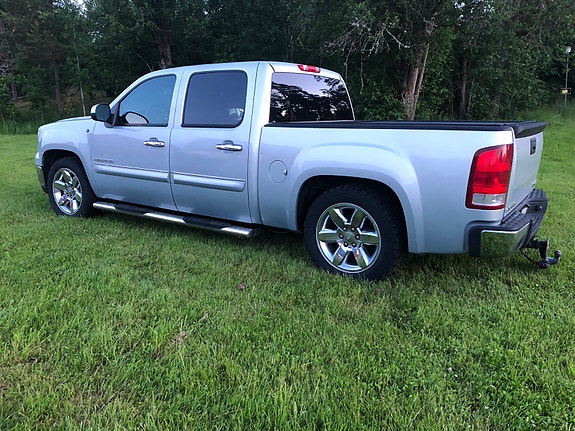 GMC Sierra 1500 2 of 2