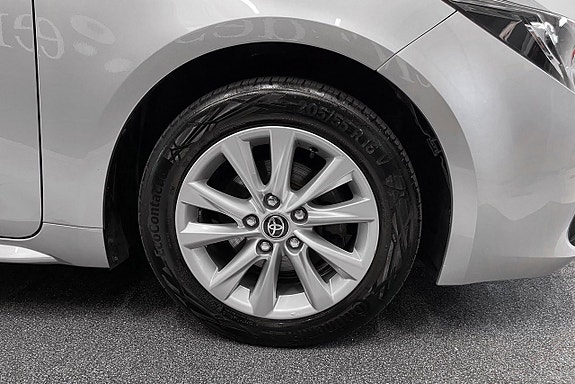 Toyota Corolla 25 of 25