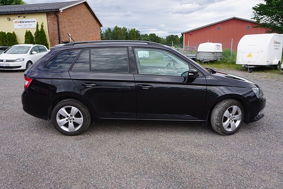 Skoda Fabia 2 of 5