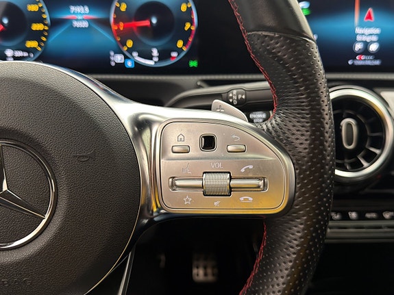 Mercedes-Benz CLA200 16 of 30