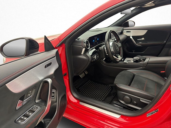 Mercedes-Benz CLA200 10 of 30