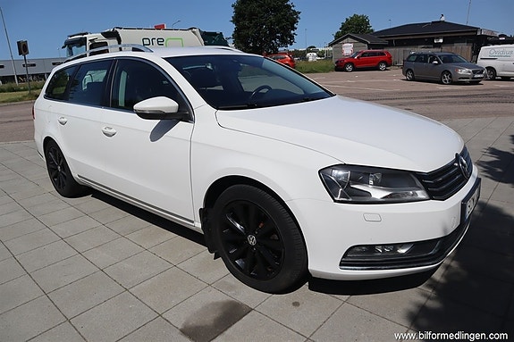 Volkswagen Passat 8 of 24