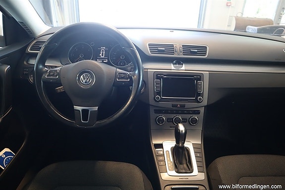 Volkswagen Passat 6 of 24