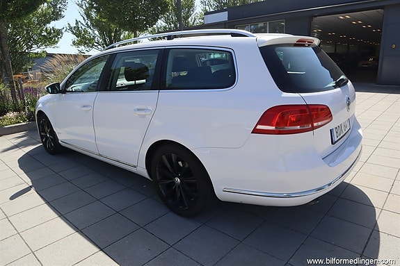 Volkswagen Passat 9 of 24