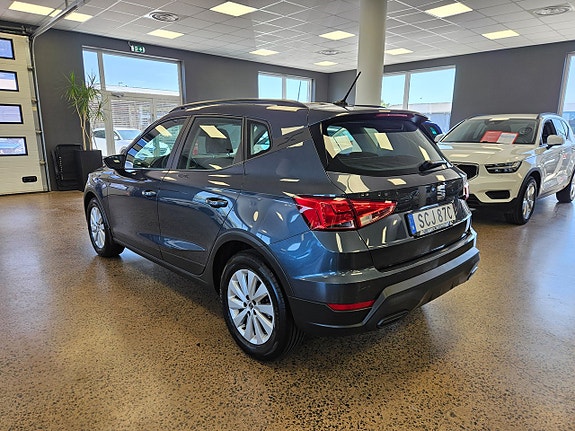 Seat Arona 4 of 16