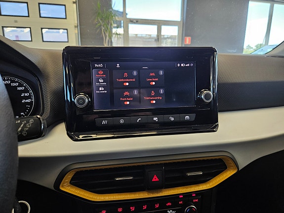 Seat Arona 9 of 16