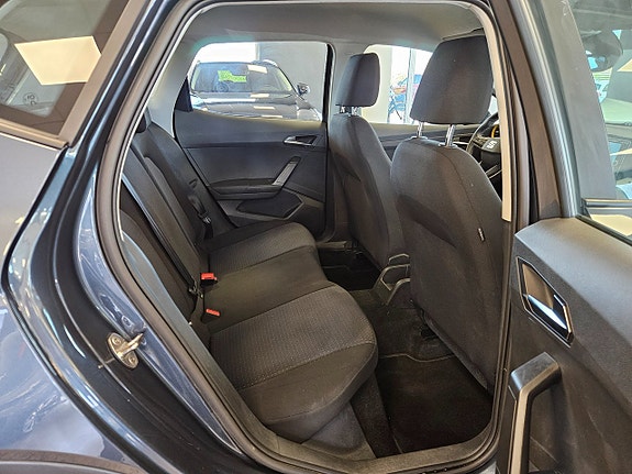 Seat Arona 14 of 16