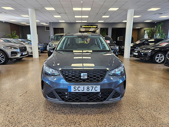 Seat Arona 2 of 16