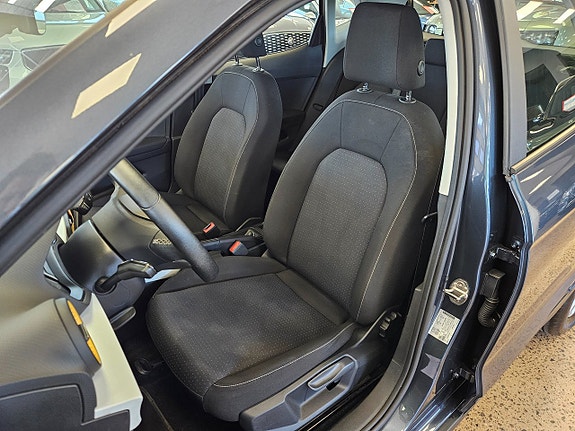 Seat Arona 12 of 16