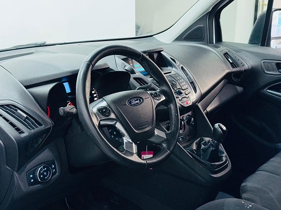Ford Transit Connect 8 of 18