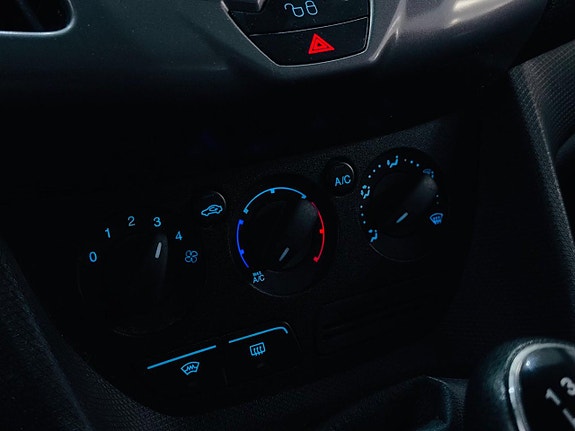 Ford Transit Connect 13 of 18