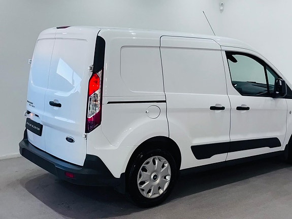 Ford Transit Connect 17 of 18