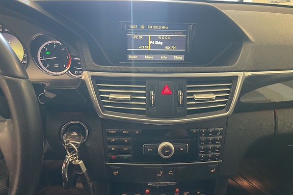 Mercedes-Benz E220 10 of 15