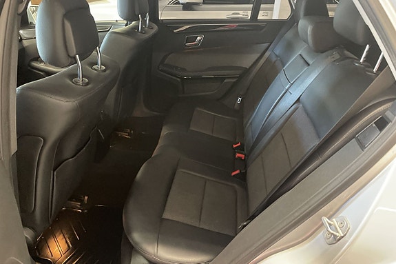 Mercedes-Benz E220 14 of 15