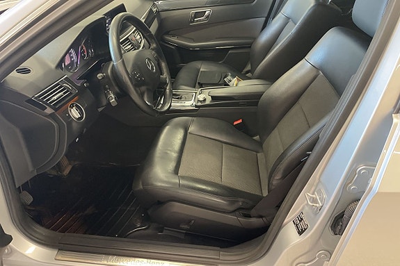 Mercedes-Benz E220 6 of 15