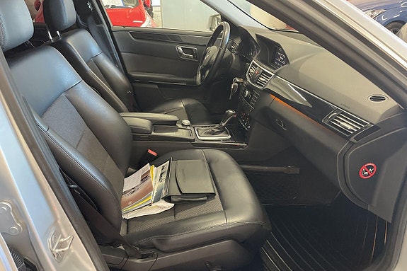 Mercedes-Benz E220 13 of 15