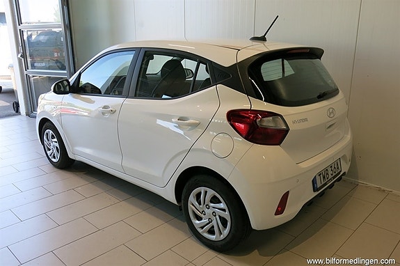 Hyundai i10 4 of 5