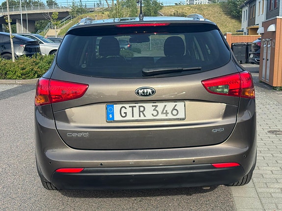Kia Ceed 2 of 5
