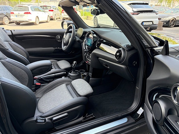MINI Cooper 10 of 18