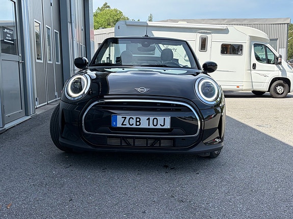 MINI Cooper 9 of 18