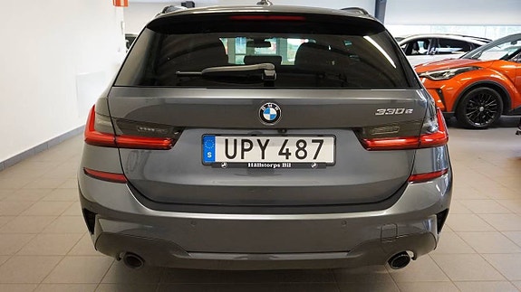 BMW 330e 4 of 5